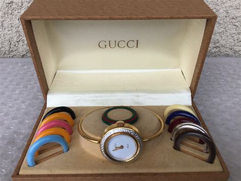 vintage gucci bezel watch.